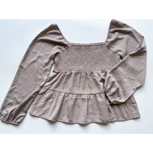 Women's Paper Crane Taupe Smocked Long Sleeve Top Size Large - Picture 1 of 6